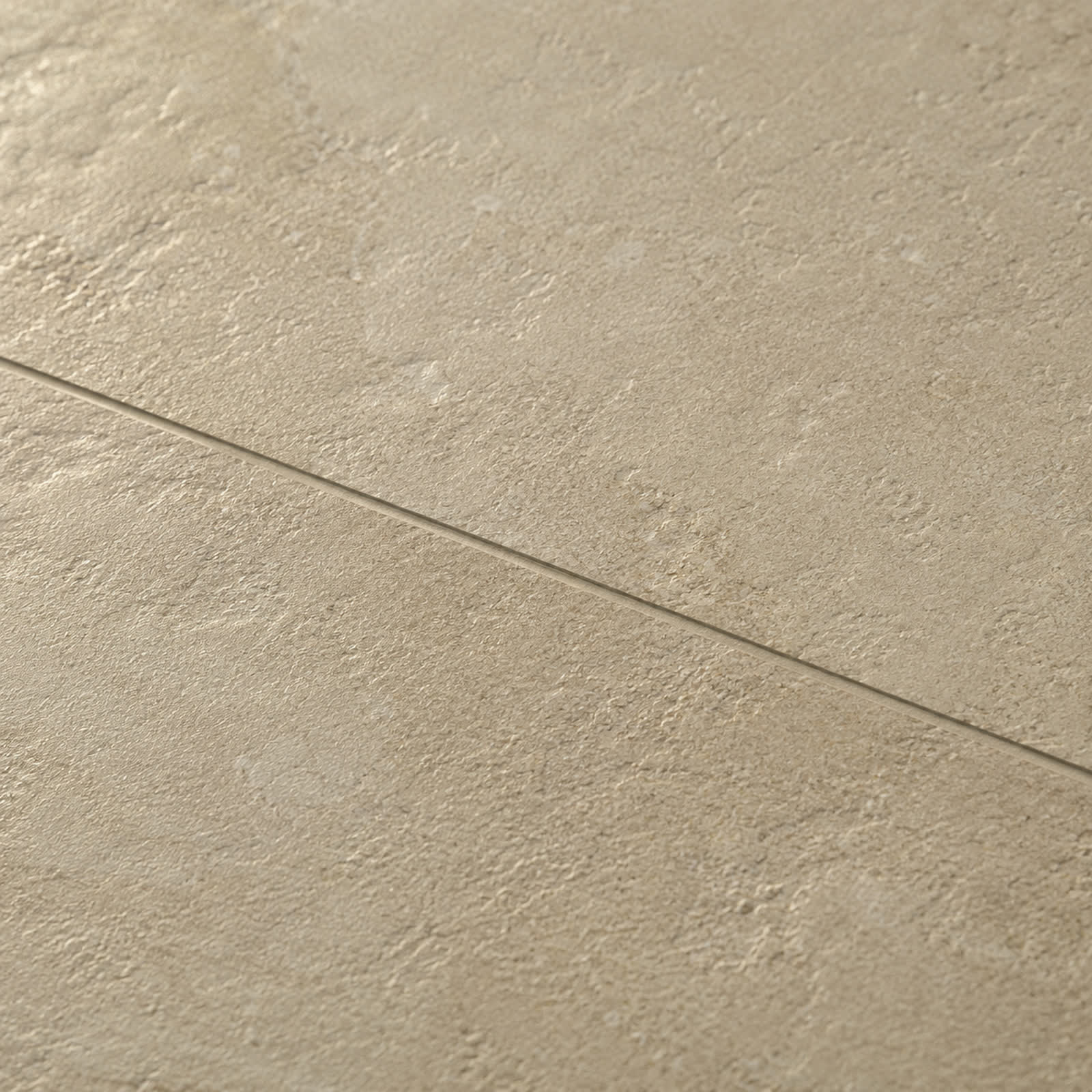 Matte Steinoptik-Fliese mit feiner Textur in Nahaufnahme
